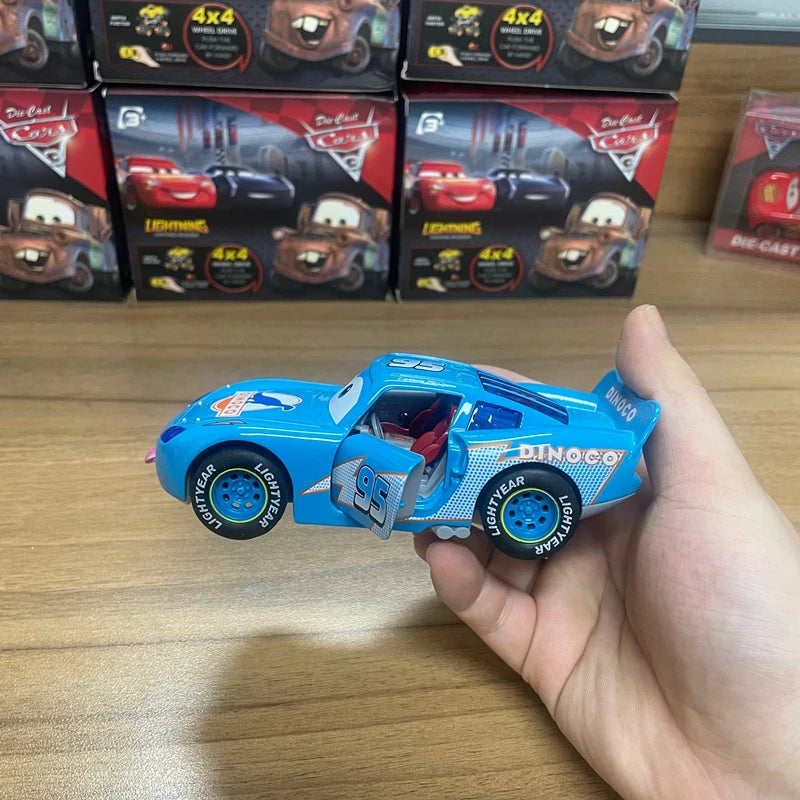 Disney Cars 3™ Lightning Mcqueen With Lights Inertial Pull-Back Car